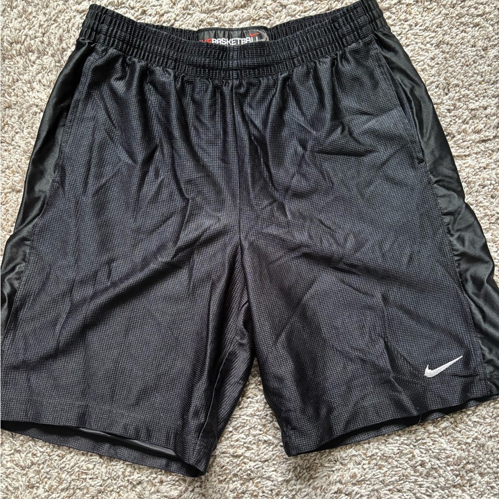 Nike Vintage Men's Black Athletic Shorts